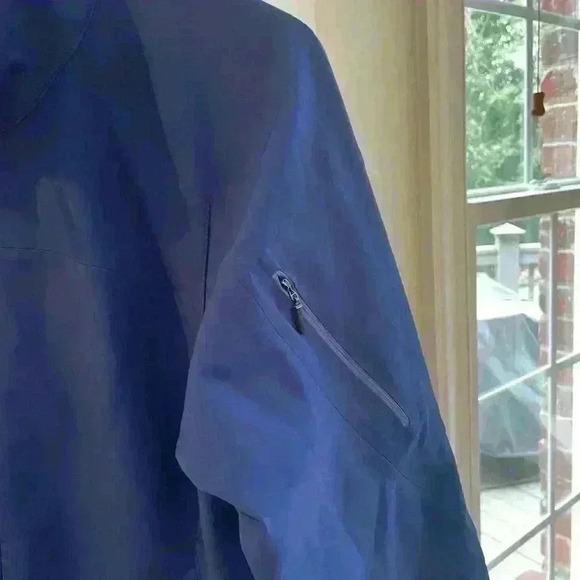 REI Women’s Jacket Like New, Medium - Picture 4 of 9